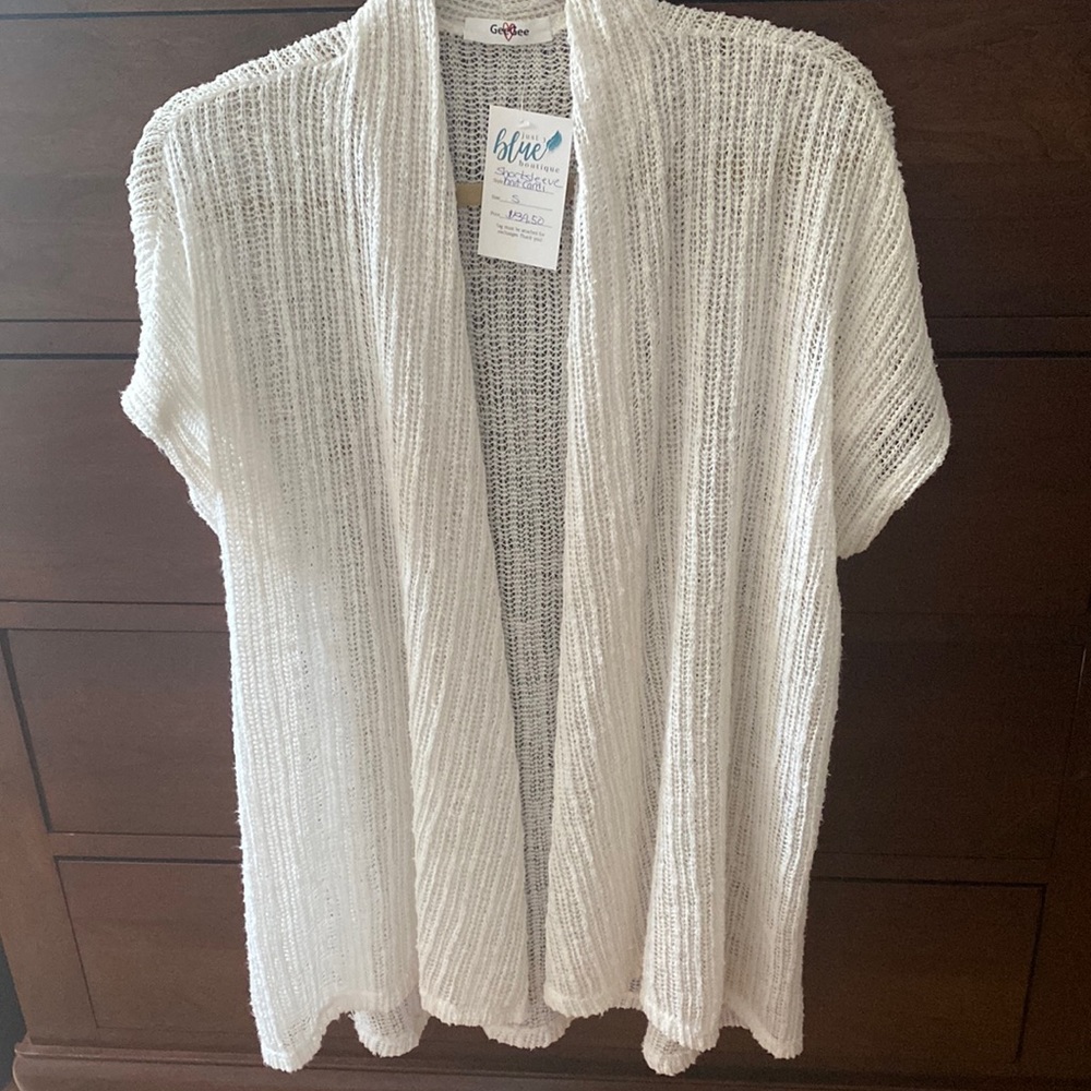 Women’s short sleeve knit cardigan